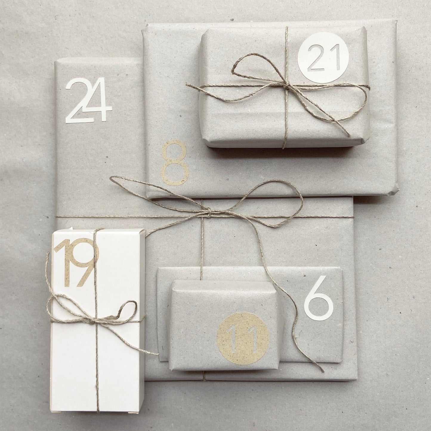AUFKLEBER - ADVENTSKALENDERZAHLENhannahundisaHannah & Isa