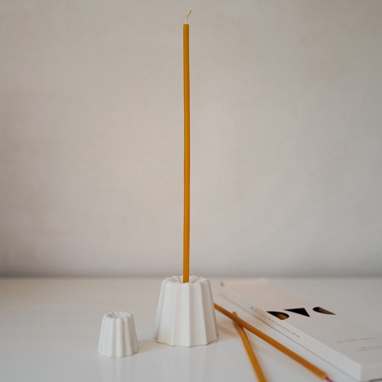 BIG PORCELAIN CANDLE HOLDER, MATTE WHITEhannahundisaOvo Things