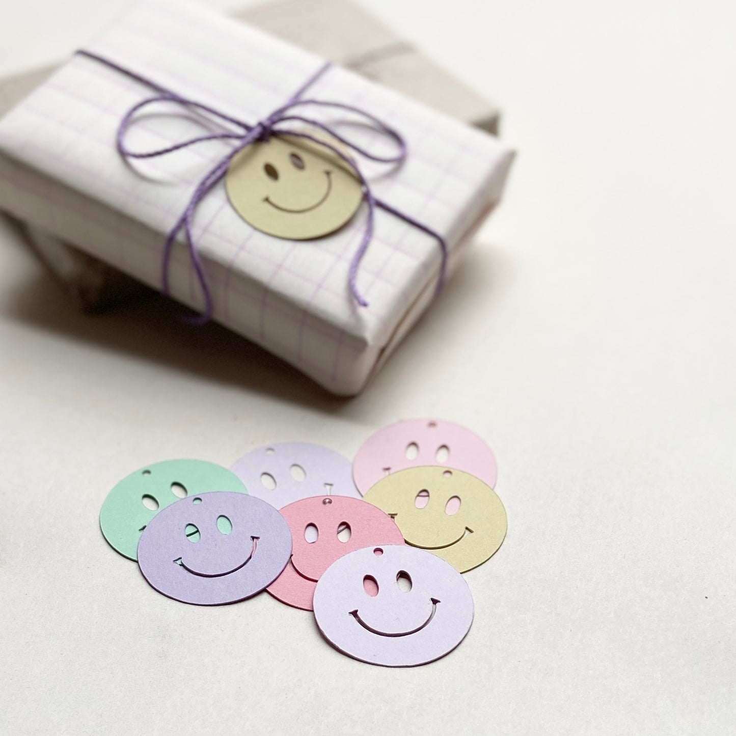 GESCHENKANHÄNGER - SMILEY, BUNThannahundisaHannah & Isa