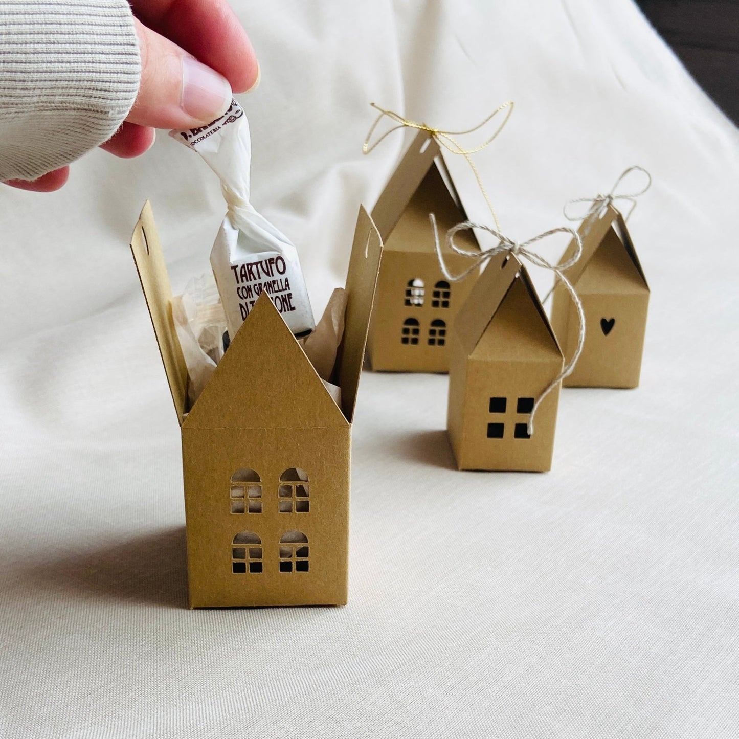 GESCHENKBOX - LICHTHAUS GROßES FENSTERhannahundisaHannah & Isa