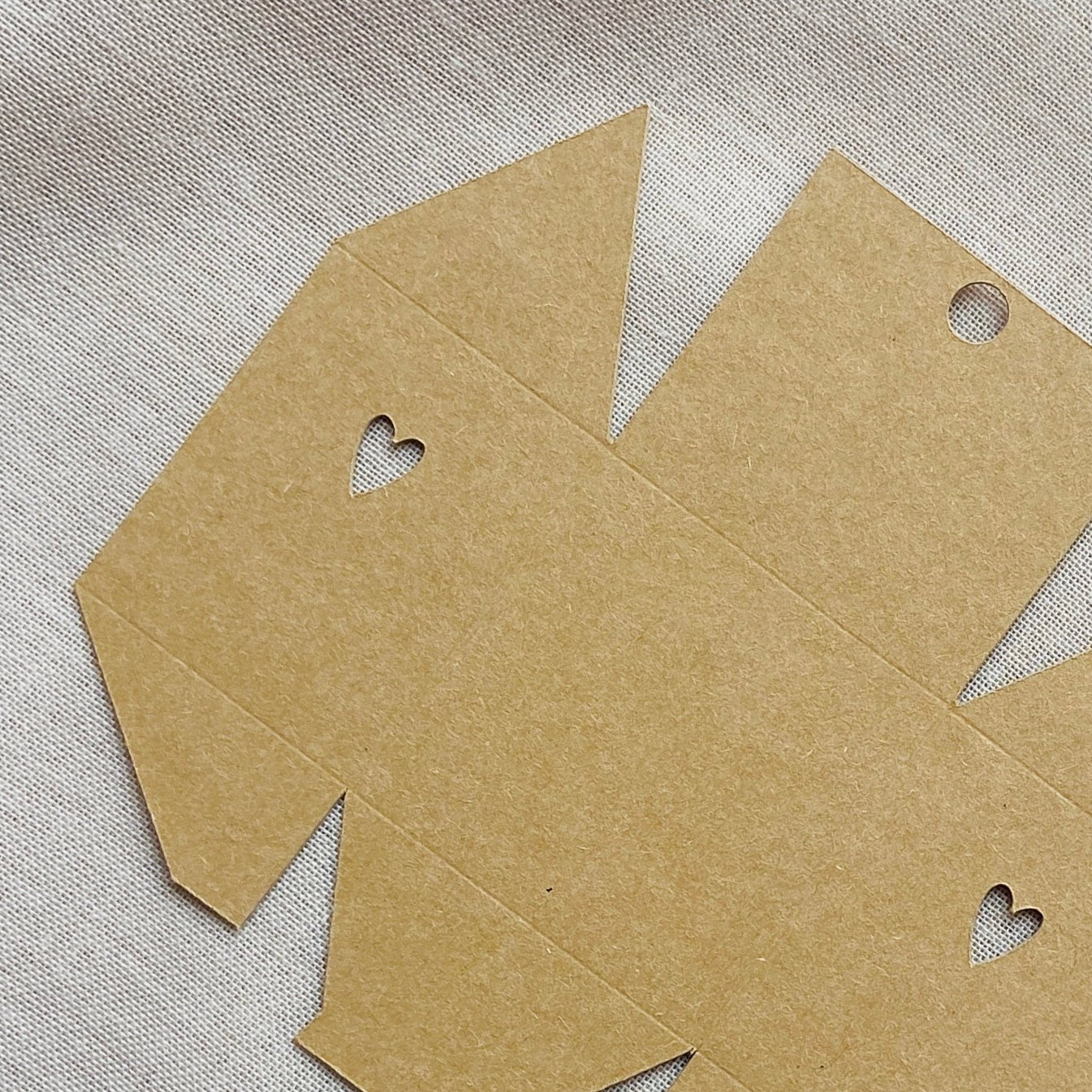 GESCHENKBOX - LICHTHAUS MINI, HERZhannahundisaHannah & Isa