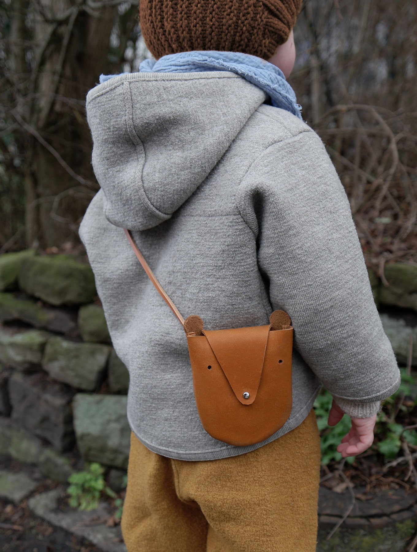 KLEINE LEDERTASCHE, BÄRhannahundisaMinuk