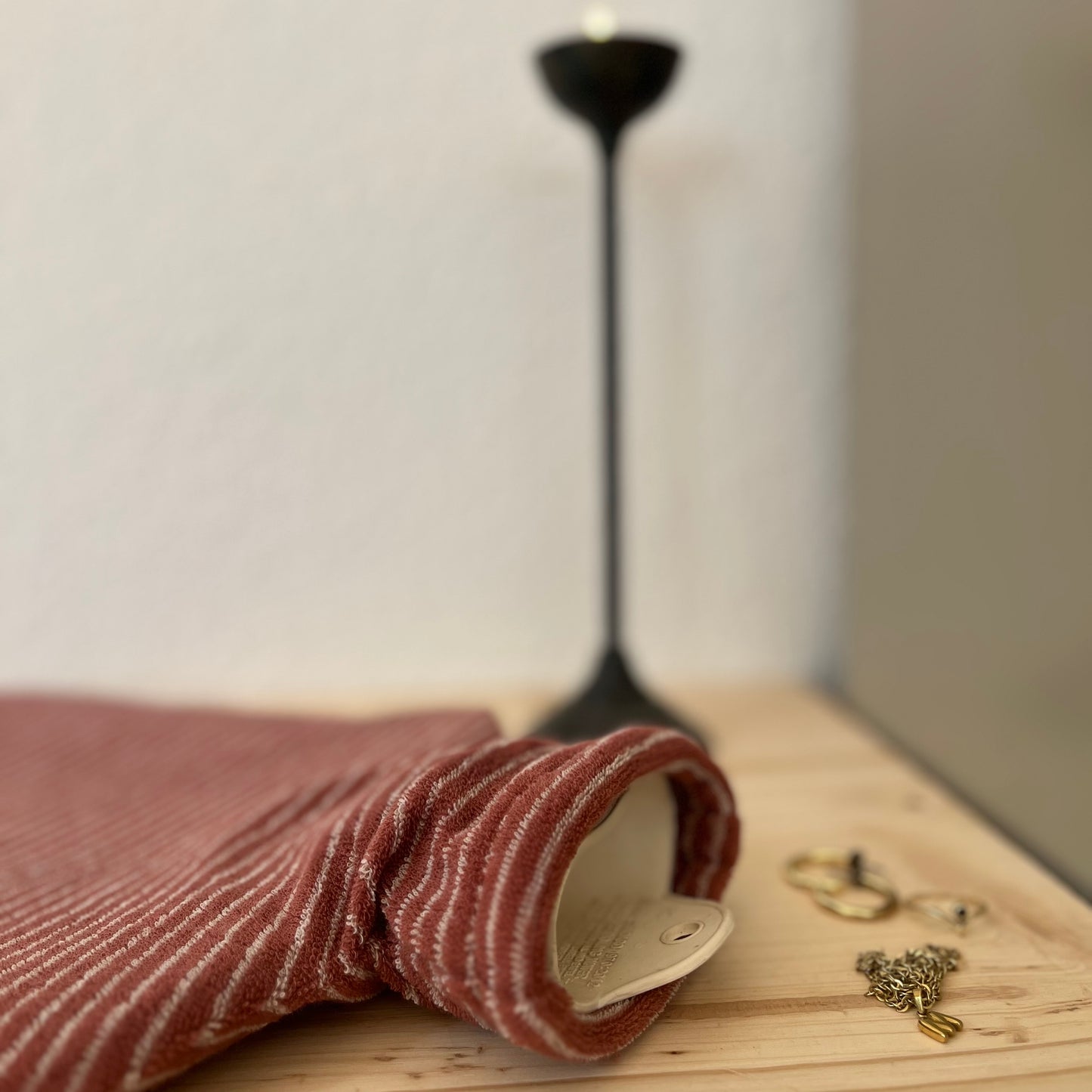 SET: WÄRMFLASCHE + WÄRMFLASCHENBEZUG, BRAUN STREIFEN